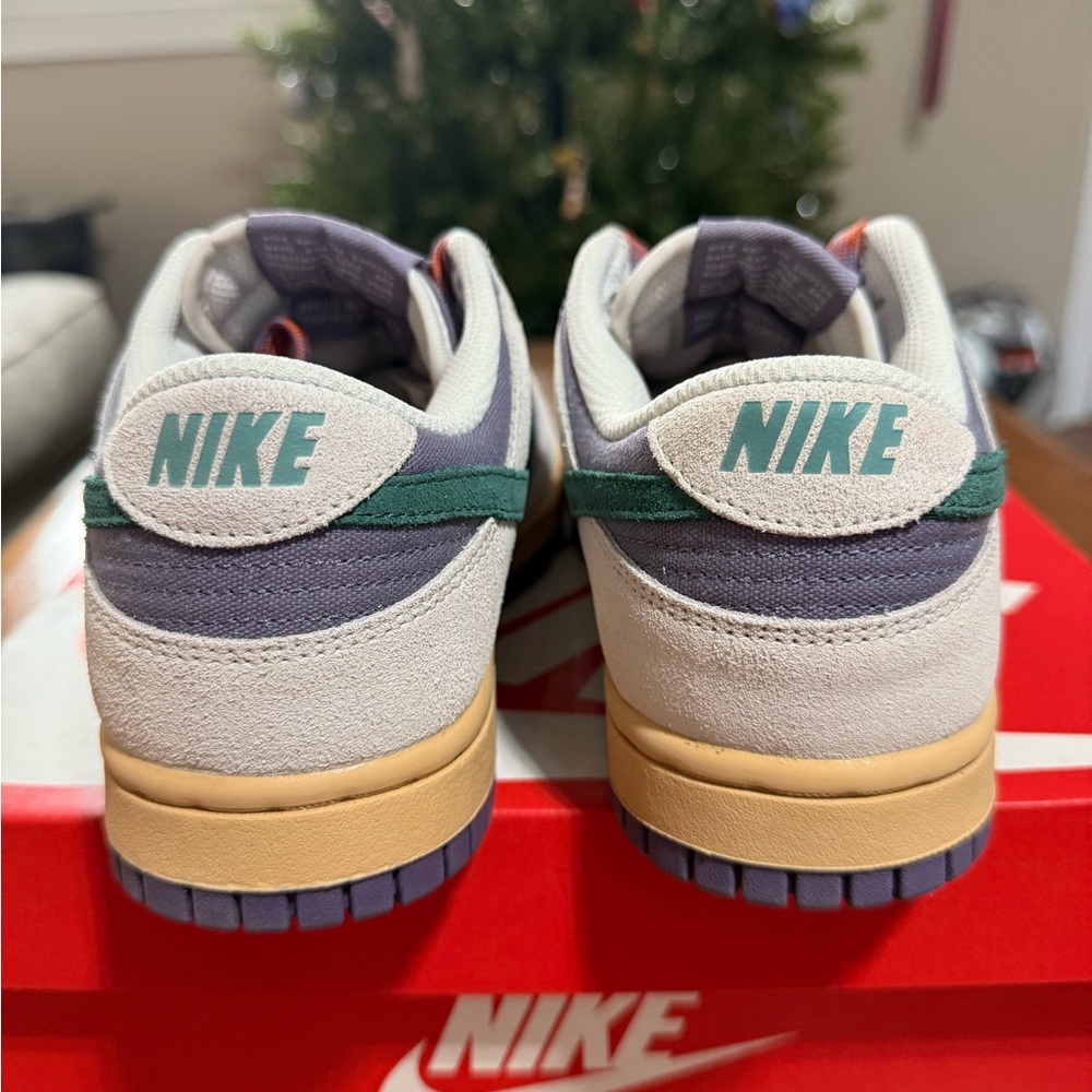 Nike Beige and Green Sneakers - Picture 3 of 12